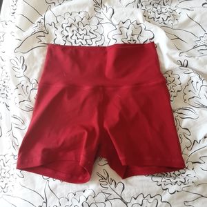 Echt scrunch booty shorts